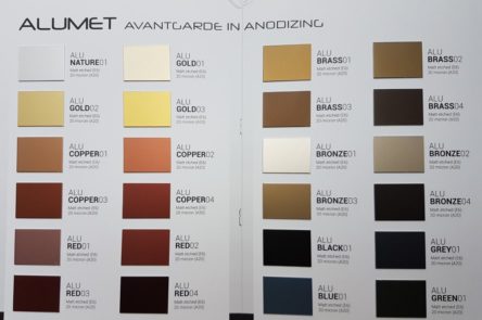 Kleuren aluminium inhaakprofiel