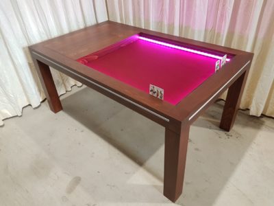 Speeltafel, Spelletjestafel met gekleurd led.